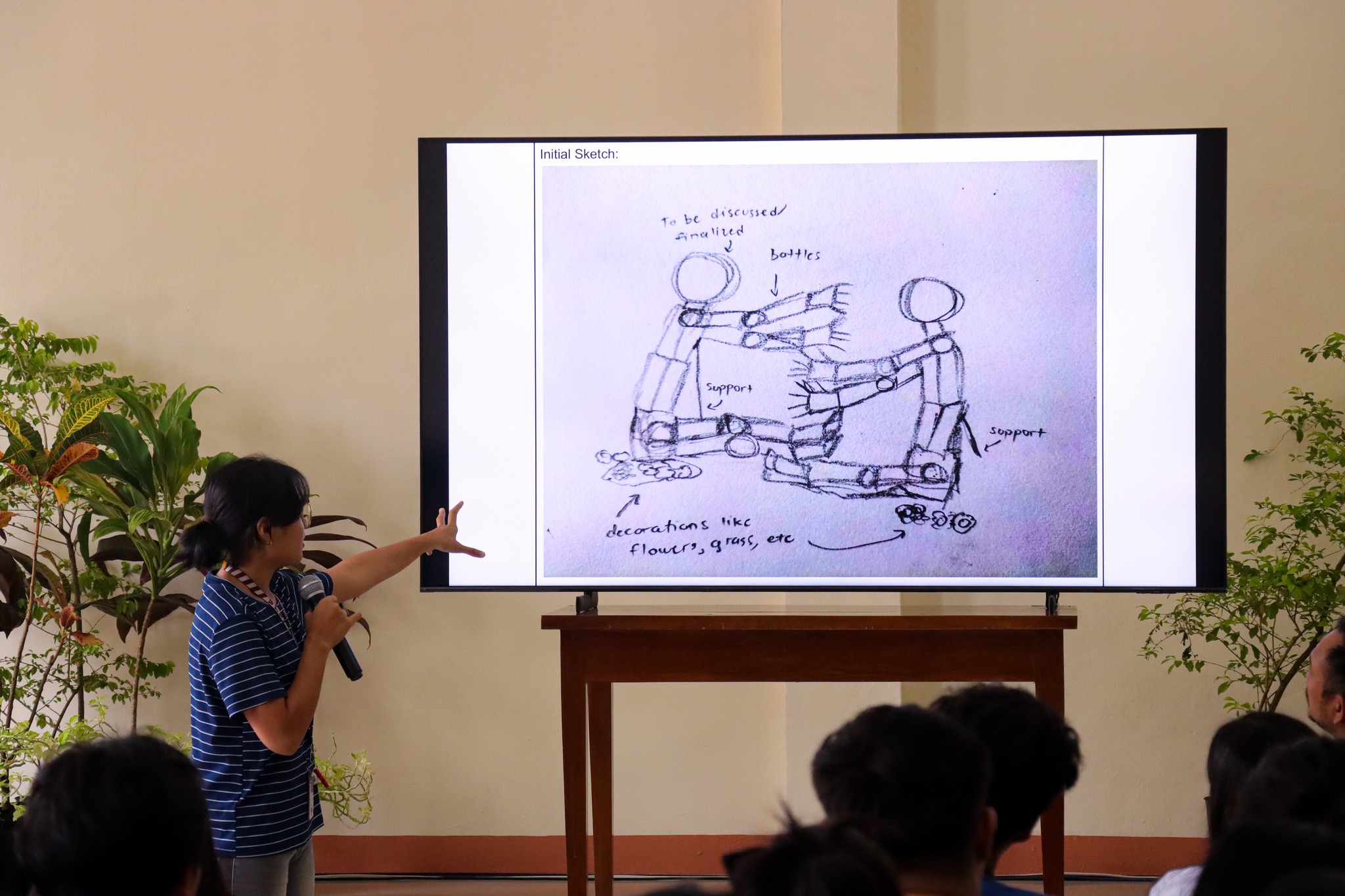 Arts 1 and PhilArts 1 students present their art installation proposals