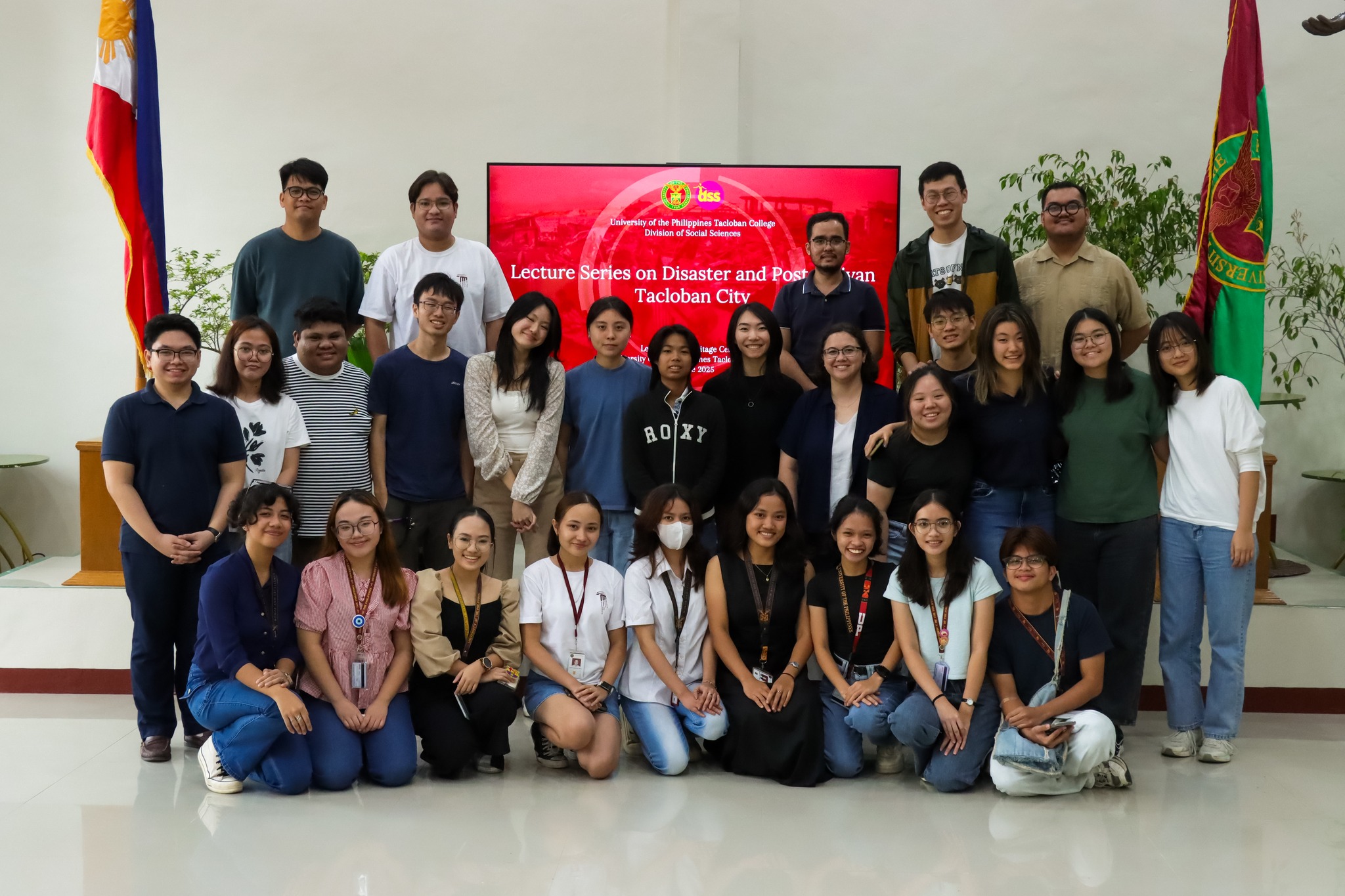 National University of Singapore Students Visit UPTC